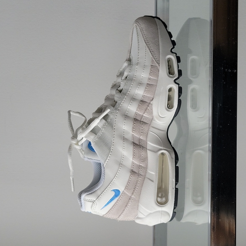 Air Max 95 Sneaker in Summit White & University Blue